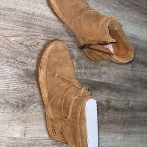 Brand new ! UGGS ! Beautiful!!